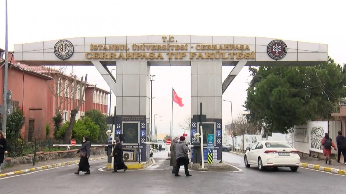 İstanbul'da deprem önlemleri.. İstanbul Üniversitesi Cerrahpaşa Tıp Fakültesi'nin tahliyesi başladı