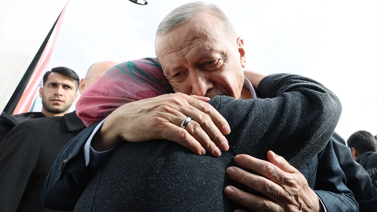 Cumhurbaşkanı Erdoğan: Deprem bölgesini inşa etmek bize nasip olacak