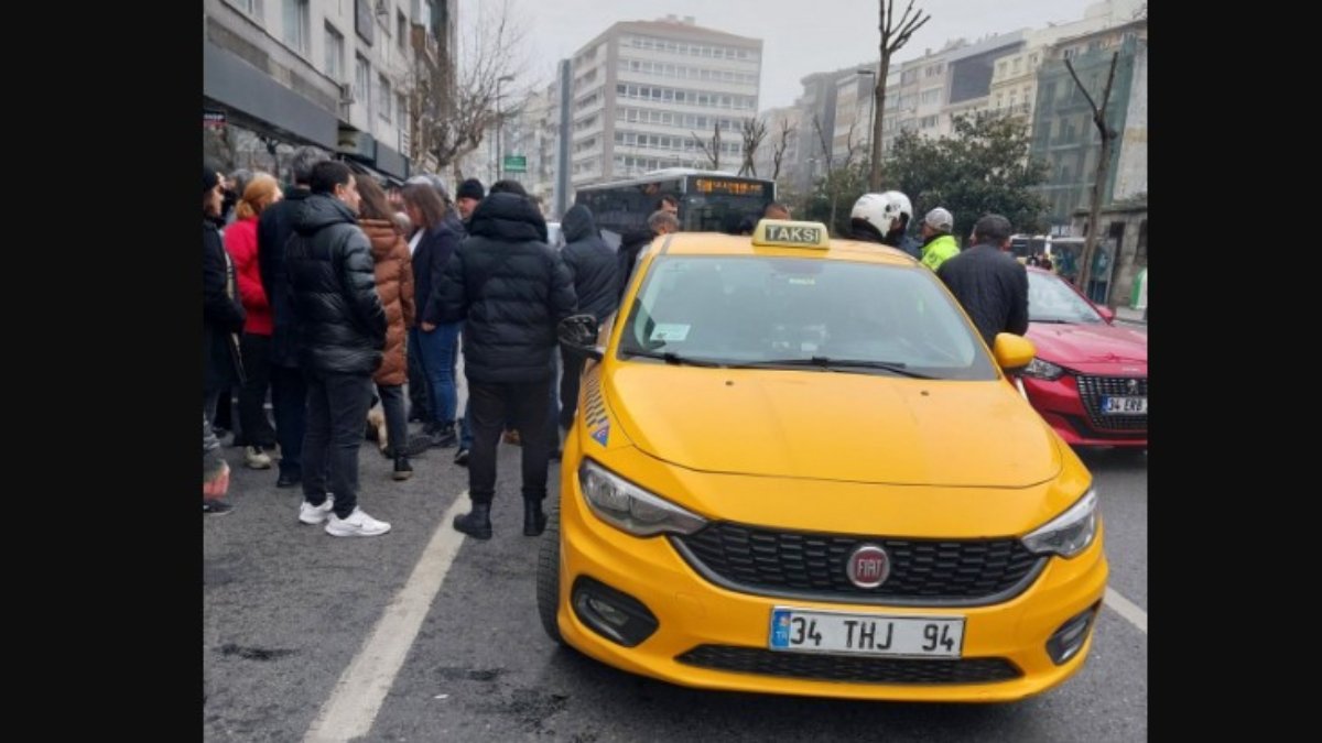 İstanbul Şişli'de taksi şoförü, yolcusunu darbetti