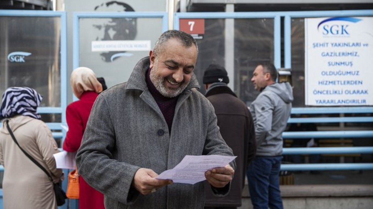 Çalışma ve Sosyal Güvenlik Bakanlığı: EYT'den ilk etapta 2 milyon 250 bin kişi yararlanacak