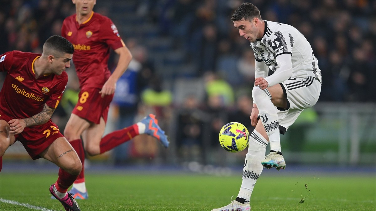 Jose Mourinho'nun Roma'sı Juventus'u tek golle devirdi