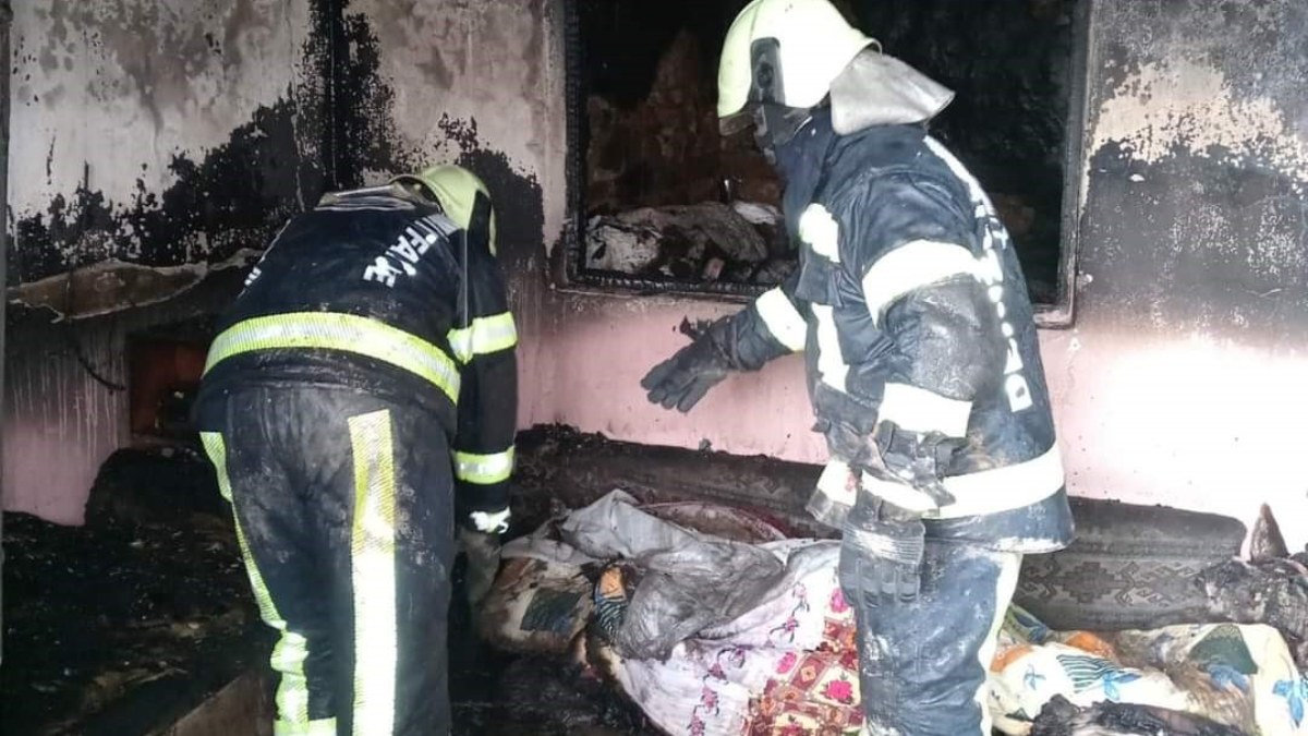 Denizli'de iki katlı evde korkutan yangın