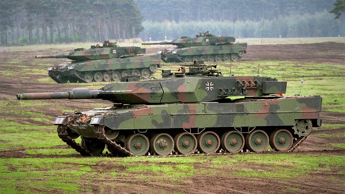 Polonya, Ukrayna'ya 10 adet Leopard tankı daha teslim etti