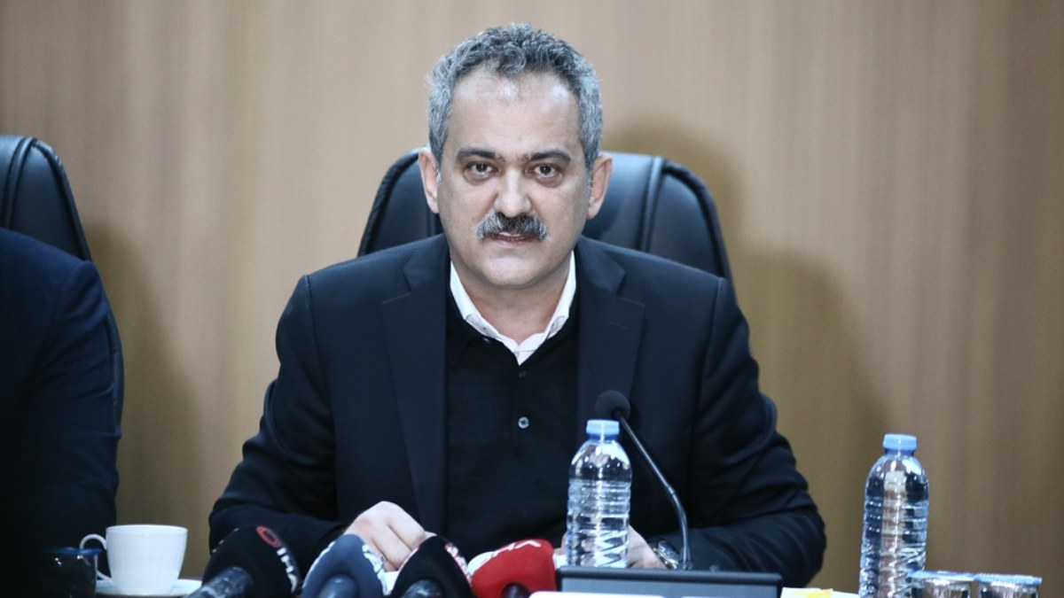 Mahmut Özer açıkladı! Deprem bölgelerinden tayin süreleri uzatıldı