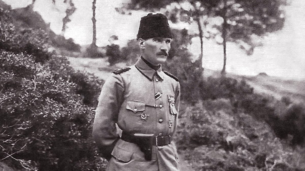 Atatürk'ün Çanakkale'de kullandığı otomobil görücüye çıktı: İşte o tarihi kareler