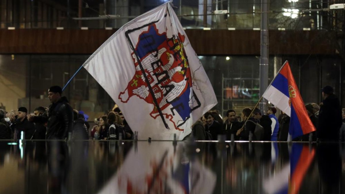 Sırbistanlı muhalifler, Kosova ile normalleşme anlaşmasını protesto etti