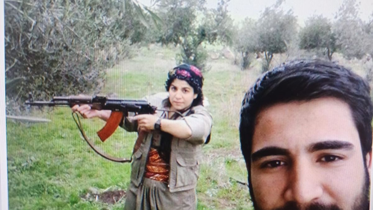 Afyonkarahisar'da kırmızı kategoride aranan teröristle fotoğrafı olan militan yakalandı