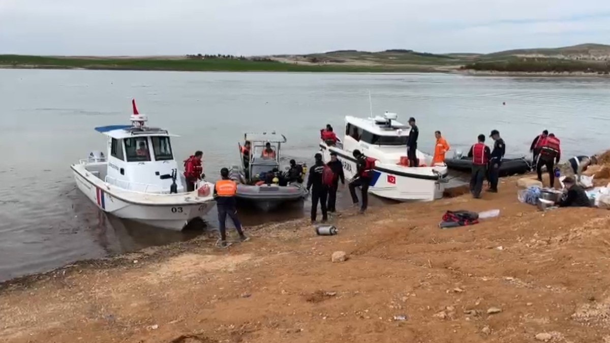 Şanlıurfa'da son durum! Selde kaybolan tır dorsesi bulundu