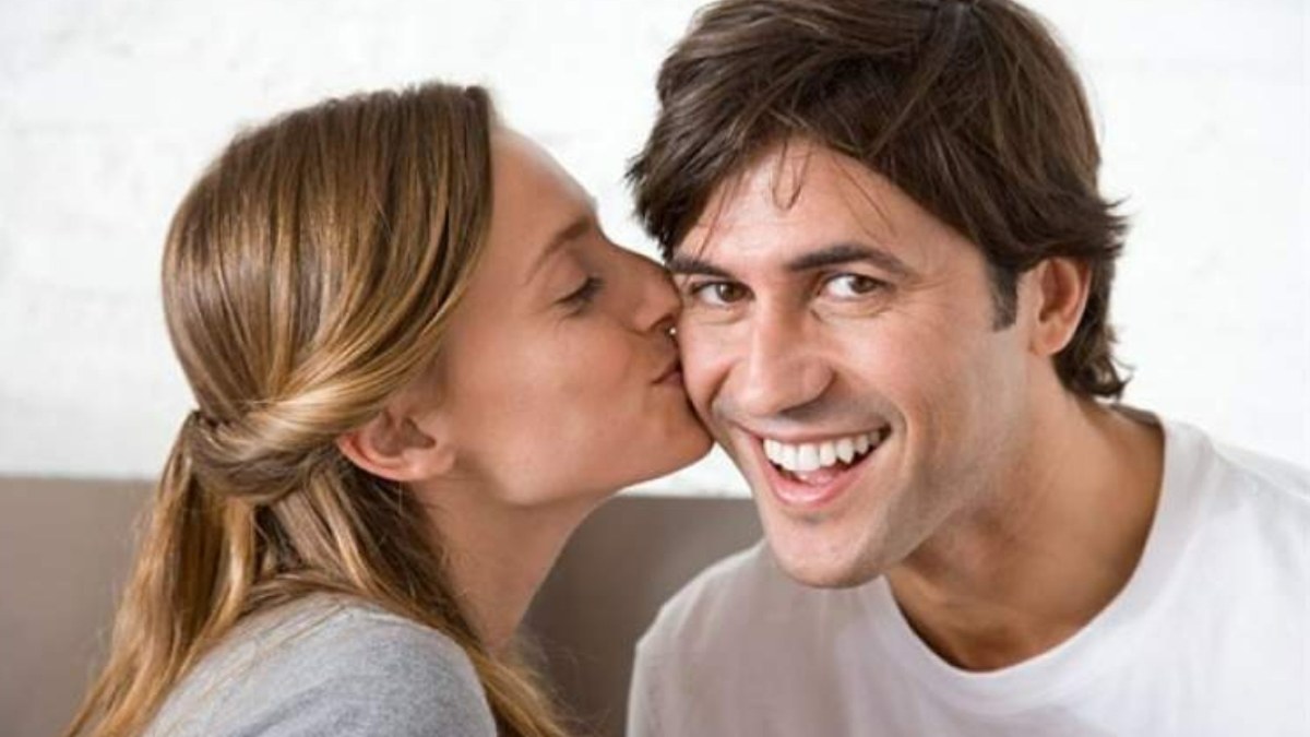 Ramazanda eşini öpmek,öpüşmek orucu bozar mı? Nihat Hatipoğlu açıkladı!