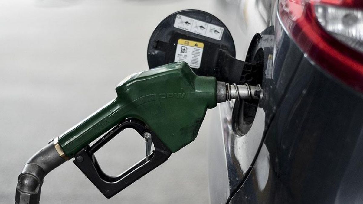 Araç sahiplerine müjde! Benzine indirim yolda...