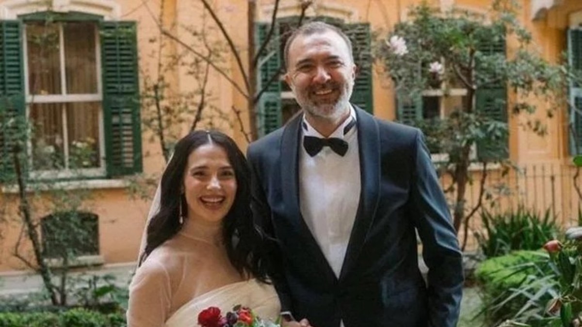 7 aylık hamile Funda Eryiğit ile yönetmen Berkun Oya evlendi
