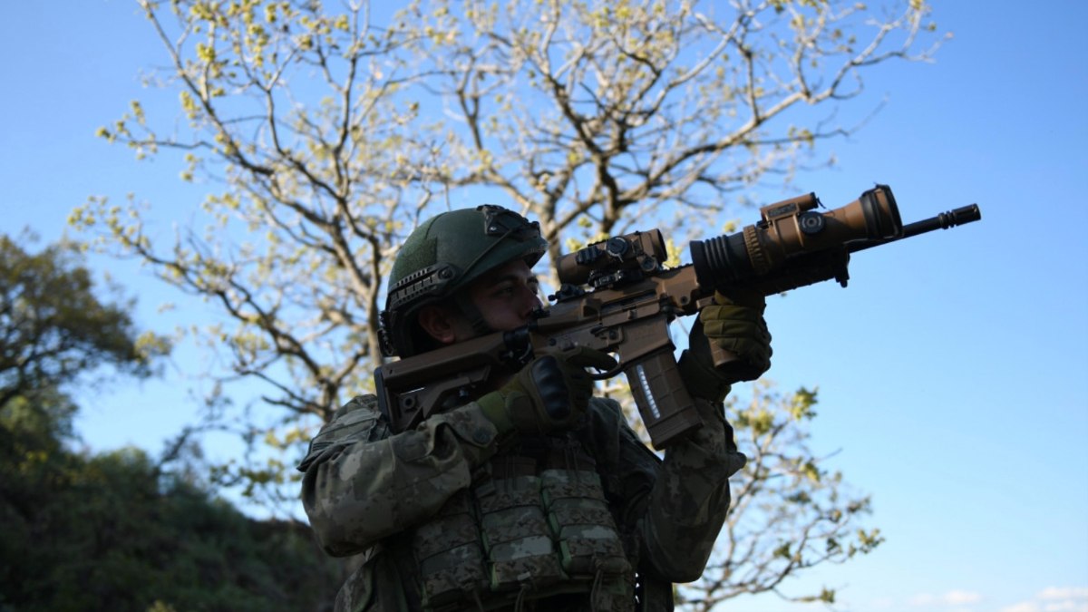 Irak'ın kuzeyinde PKK'dan kaçan 4 terörist teslim oldu