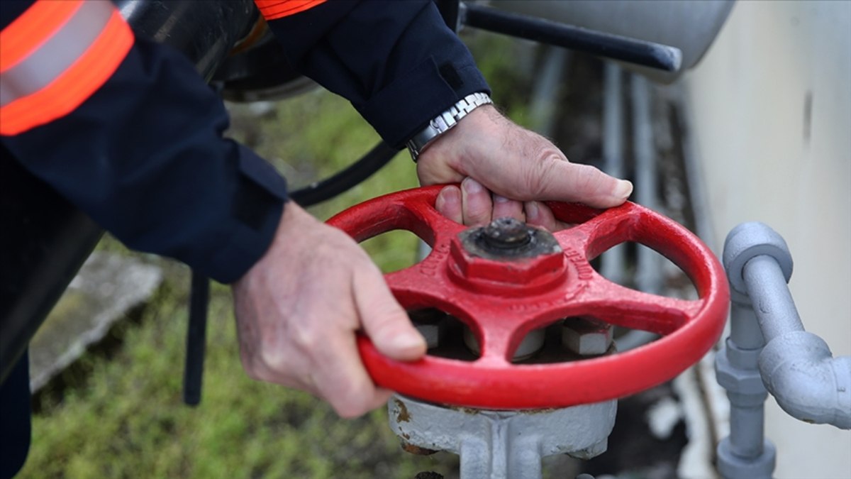 Ocak ayında doğalgaz ithalatı azaldı! Konutların gaz tüketimi yüzde 15,3 düştü