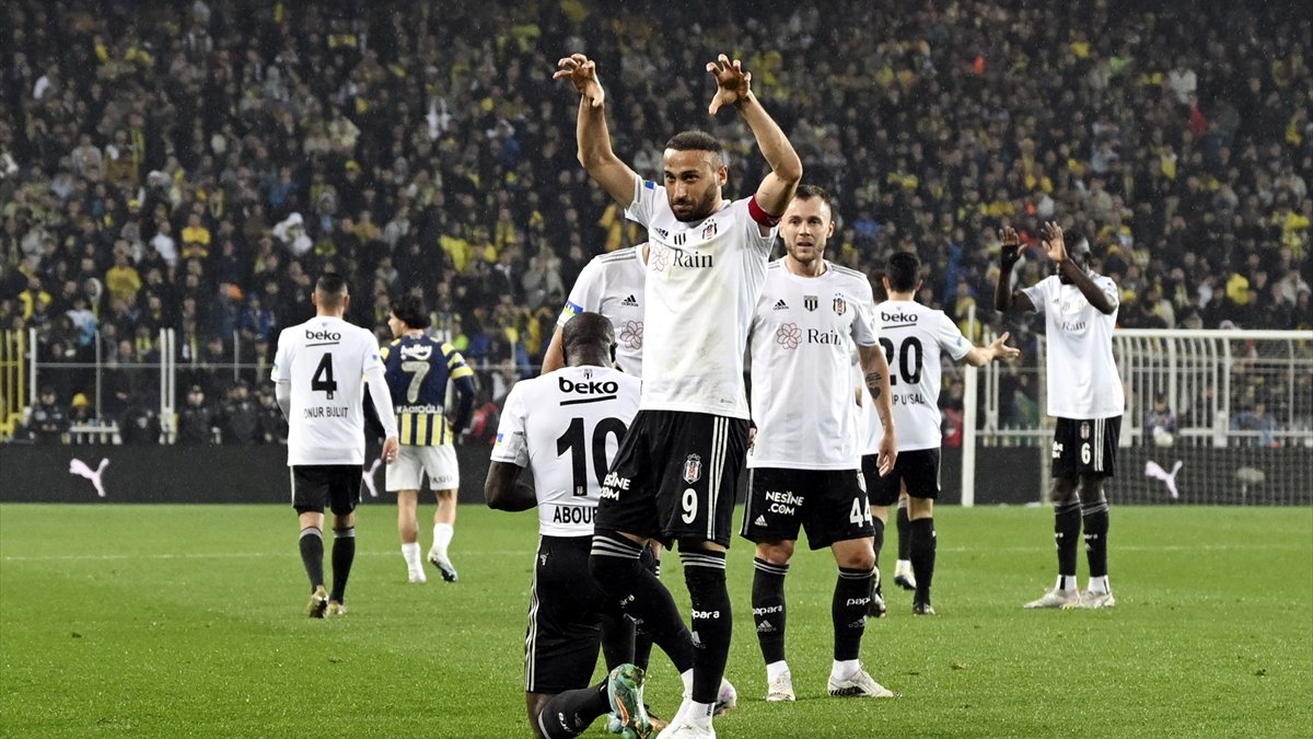 ⚔️Bugün günlerden derbi! 🏟️Beşiktaş-Fenerbahçe @NihatKahveci08 ve  @nebilevren ile maç önü ve maç sonunda canlı yayındayız! @DerbyMeclisi…