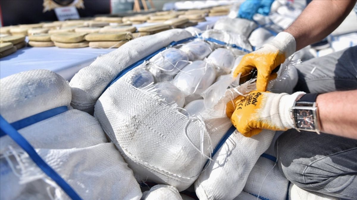 79 ilde bir haftada yaplan sokak operasyonlarında 3 bin 503 şüpheli yakalandı