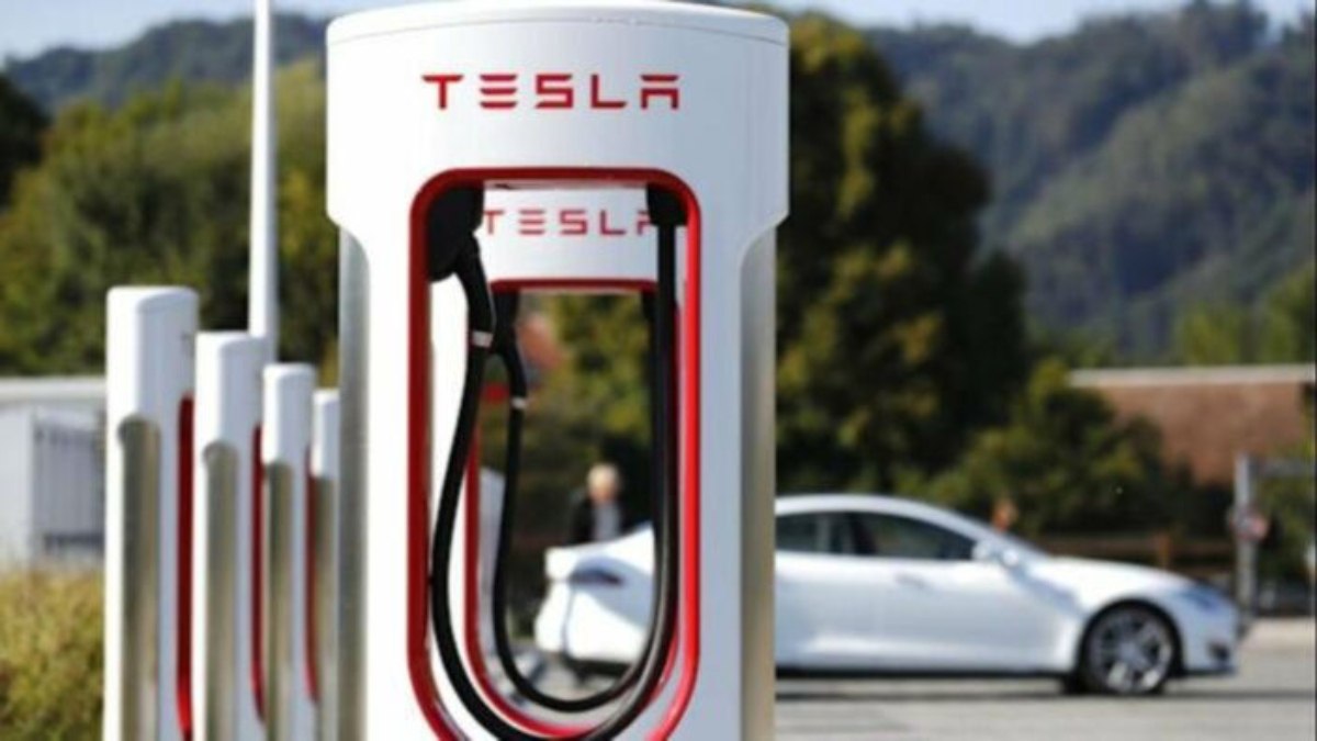 Türkiye'ye gelecek Tesla, 2023'e rekor satışla başladı