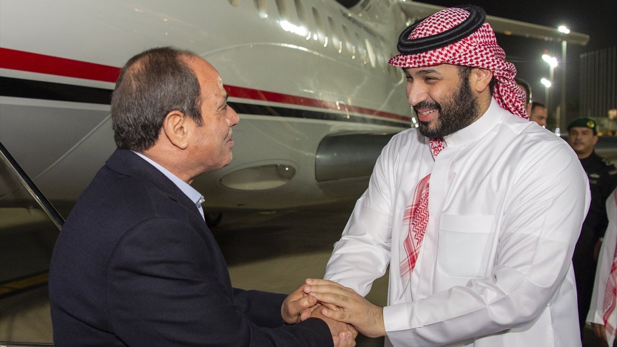 Suudi Arabistan Veliaht Prensi Selman ile Mısır Cumhurbaşkanı Sisi buluştu
