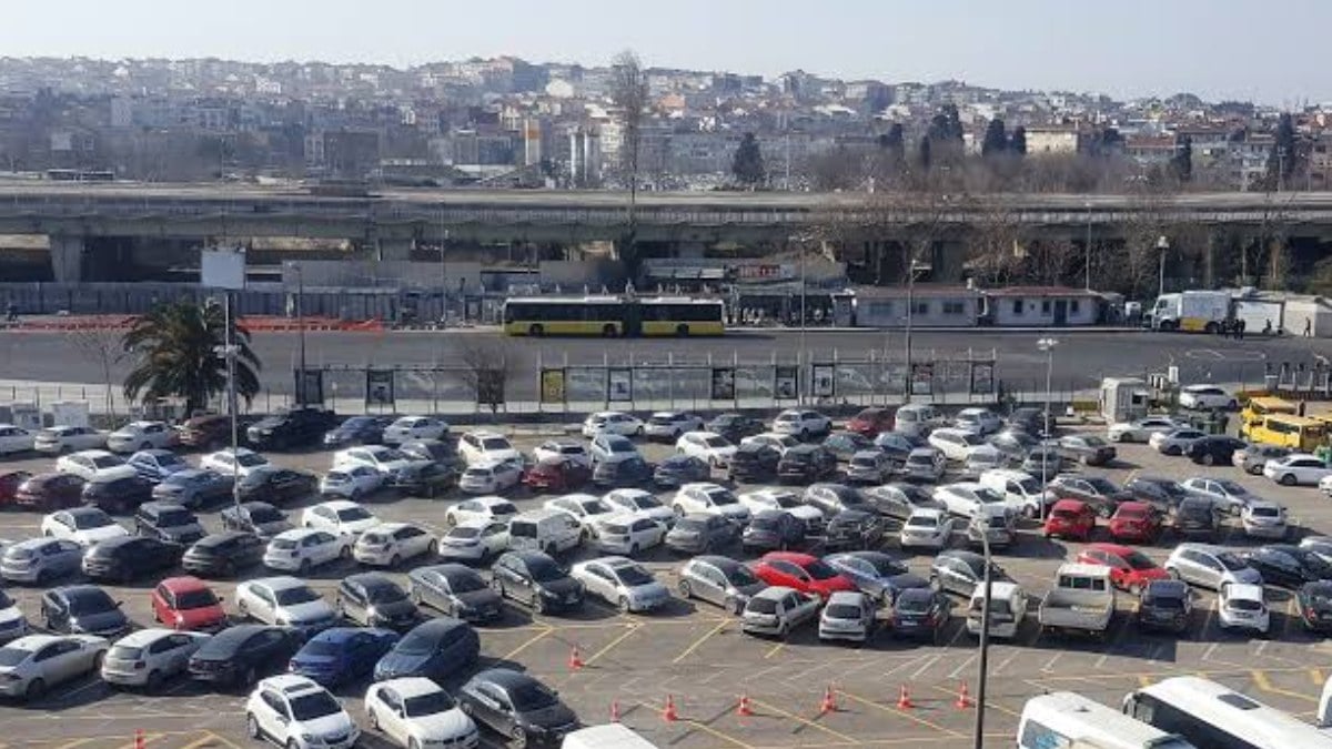 Aylık 800 bin TL kazanç sağlayan İBB otoparkı, CHP'li Kadıköy Belediyesi'ne devredildi