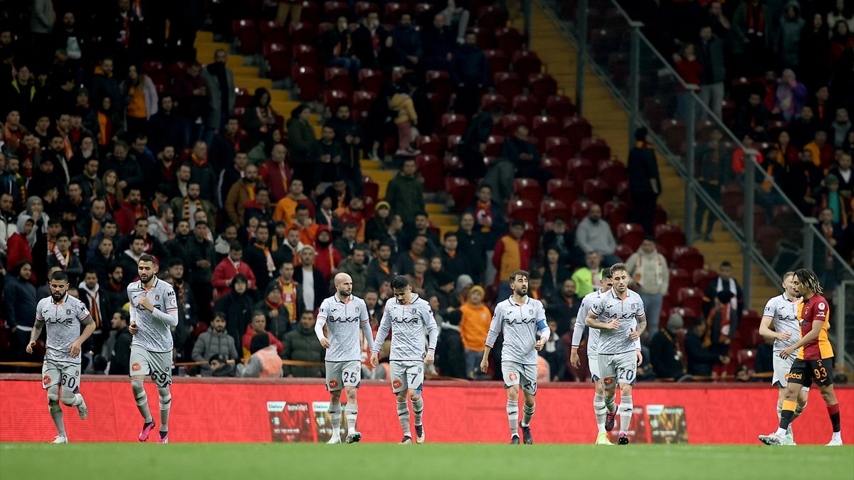 Galatasaray, Başakşehir'e kaybederek Türkiye Kupası'na veda etti