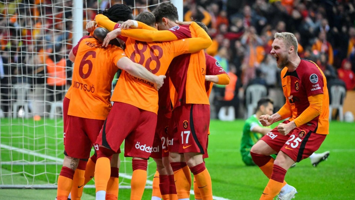 Galatasaray yönetimi Adana Demirspor maçı galibiyetine prim verdi