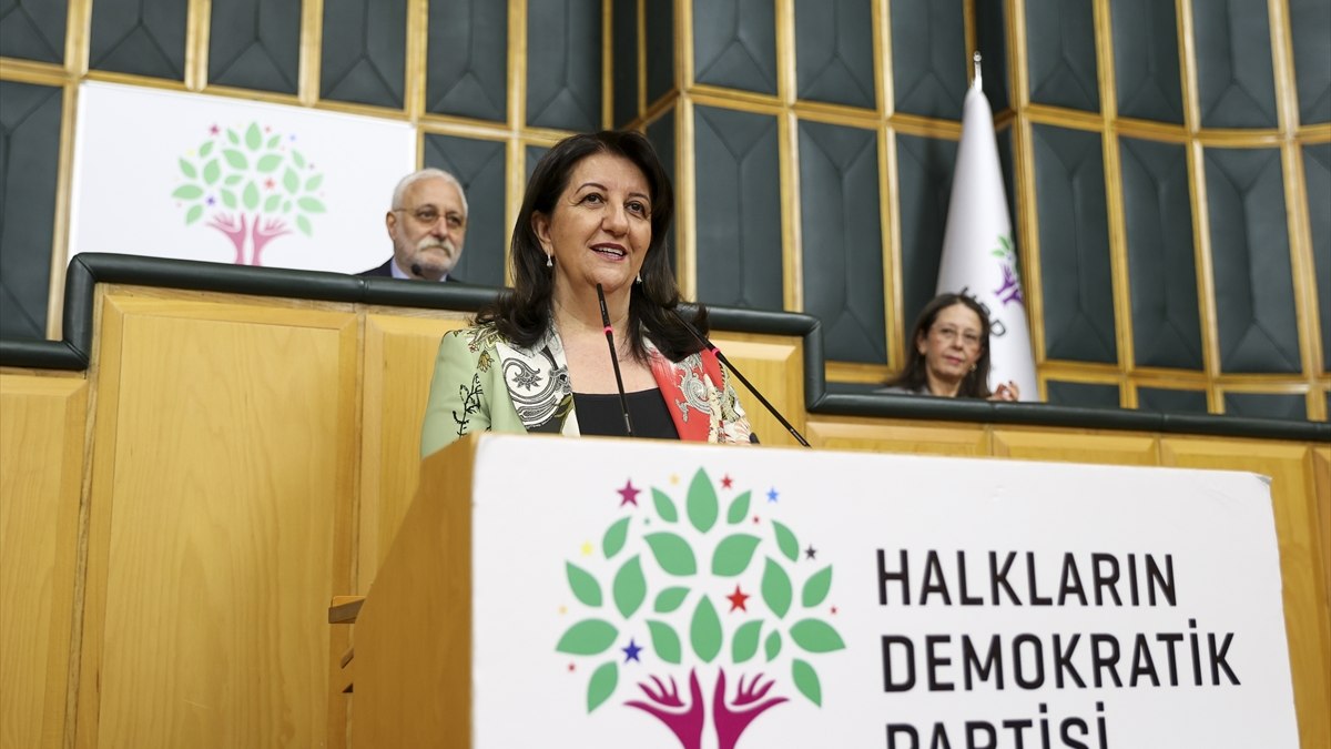 HDP'li Pervin Buldan'ın giydiği ceketin fiyatı dikkat çekti