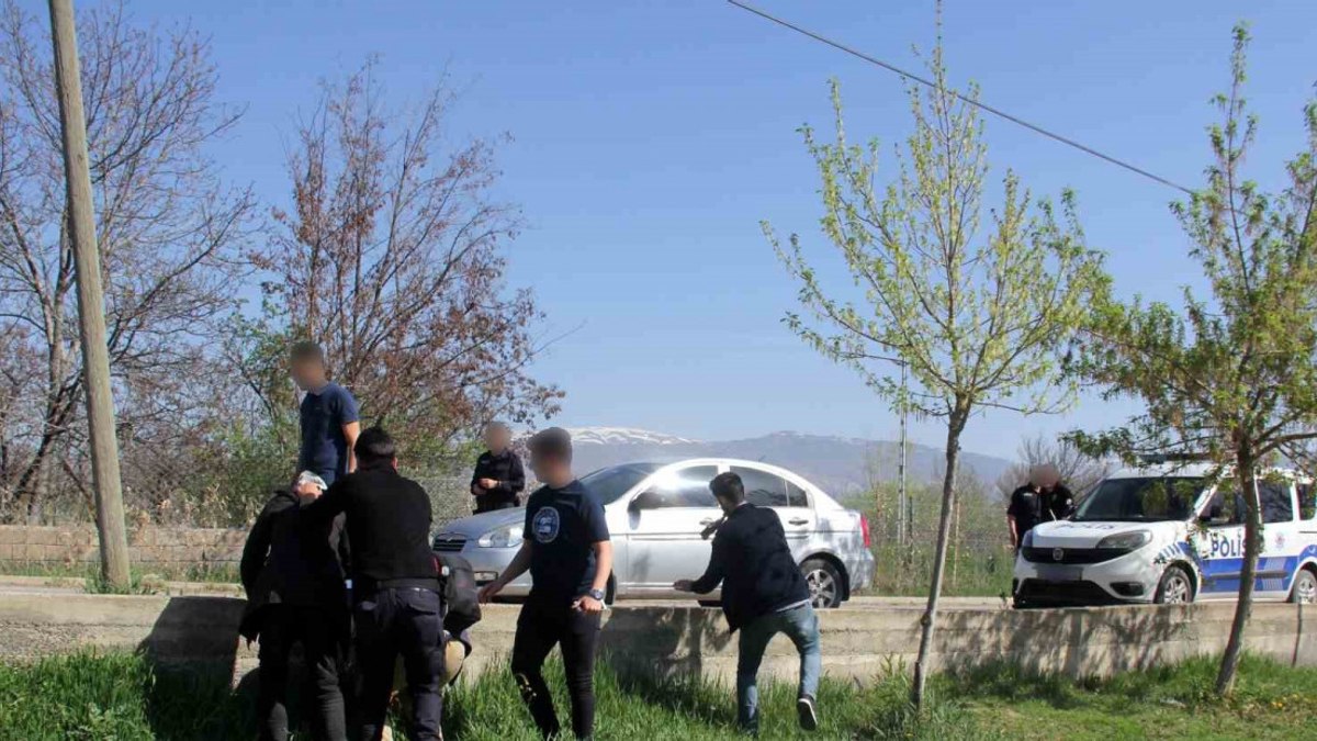 Erzincan'da kaçak göçmen kovalamacası yaşandı: 7 kişi yakalandı