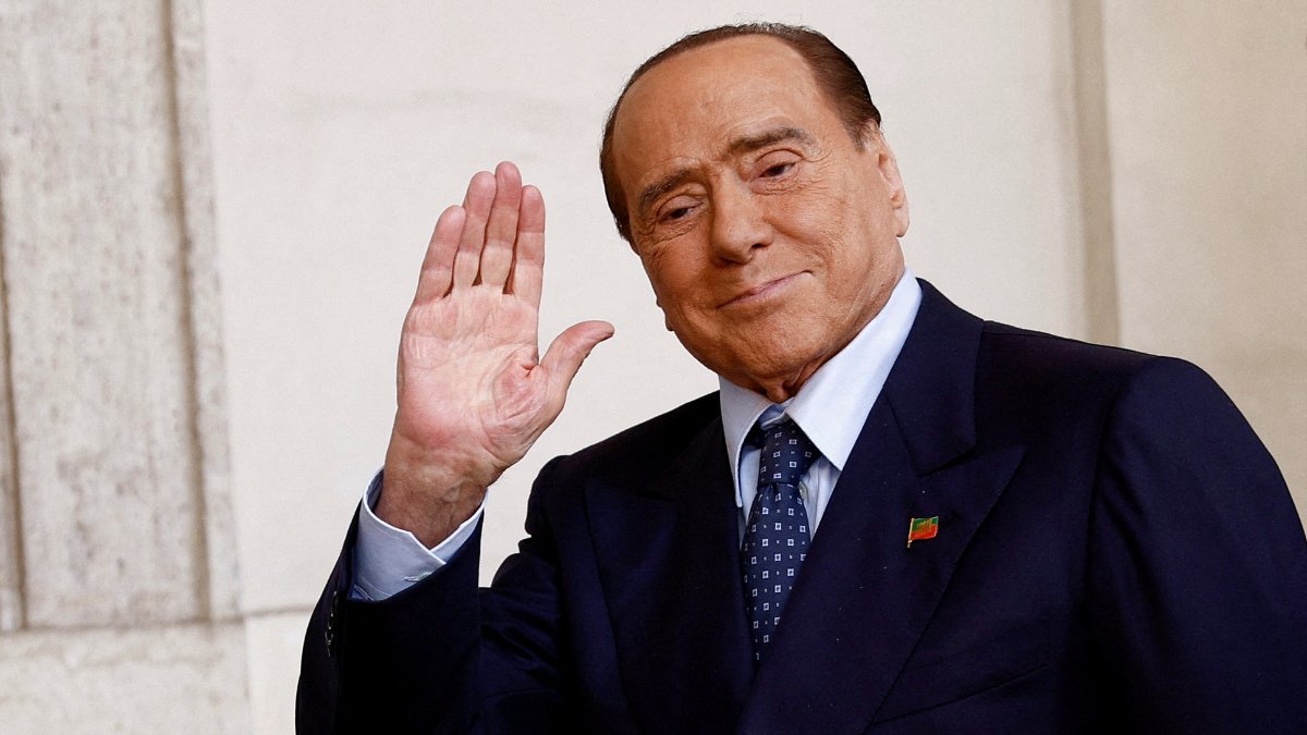 Silvio Berlusconi, yoğun bakıma kaldırıldı