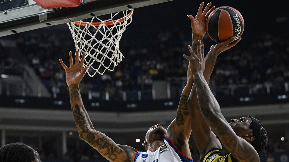 Fenerbahçe, Anadolu Efes'i mağlup etti