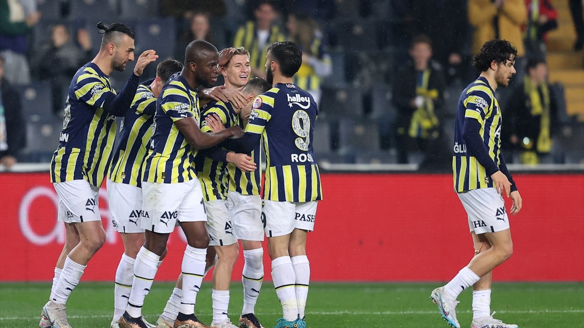 Fenerbahçe, Kayserispor karşısında dört golle turladı