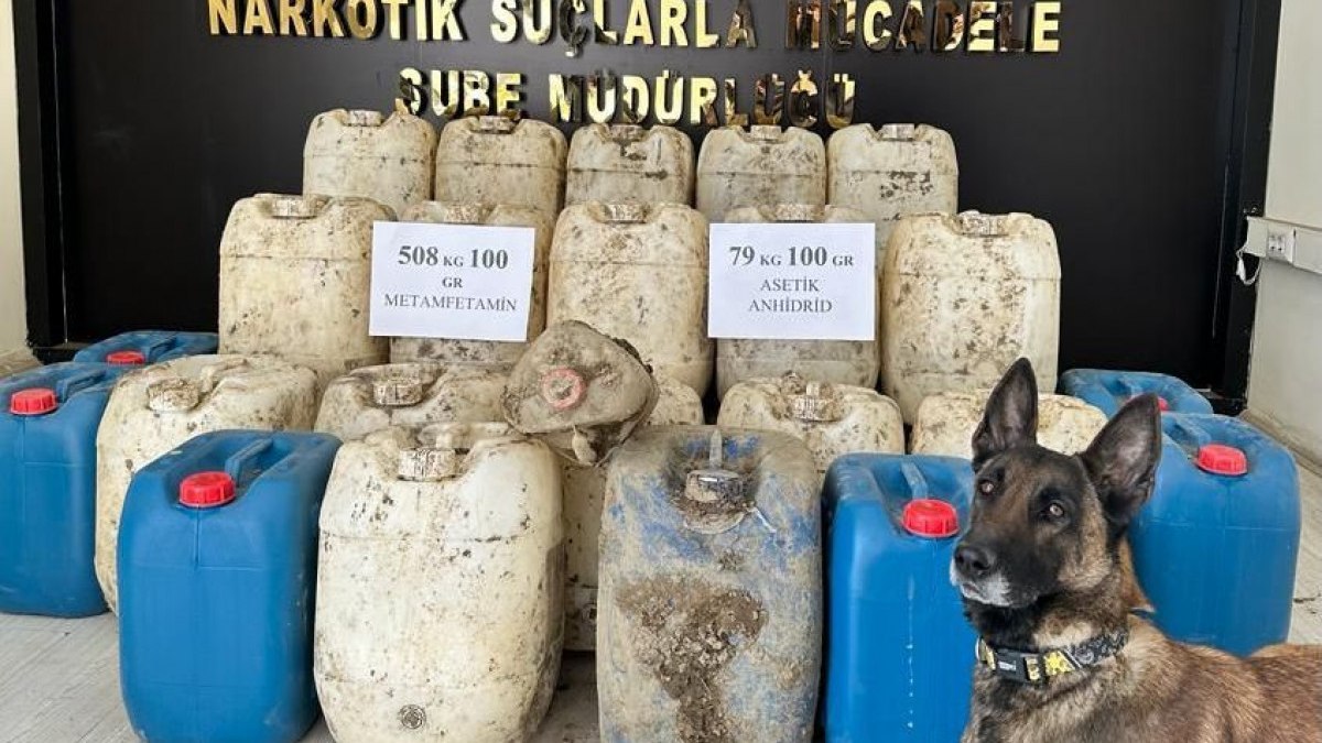 Hakkari'de 508 kilogram metamfetamin ele geçirildi