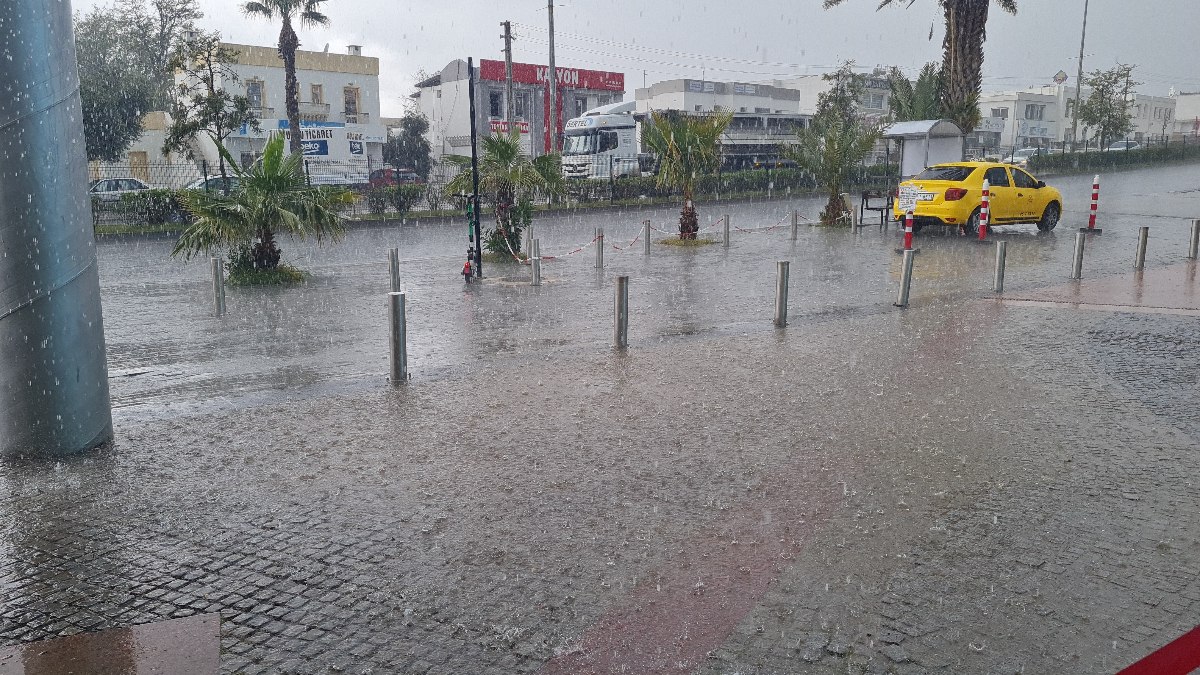 Muğla'da sağanak ve dolu etkili oldu