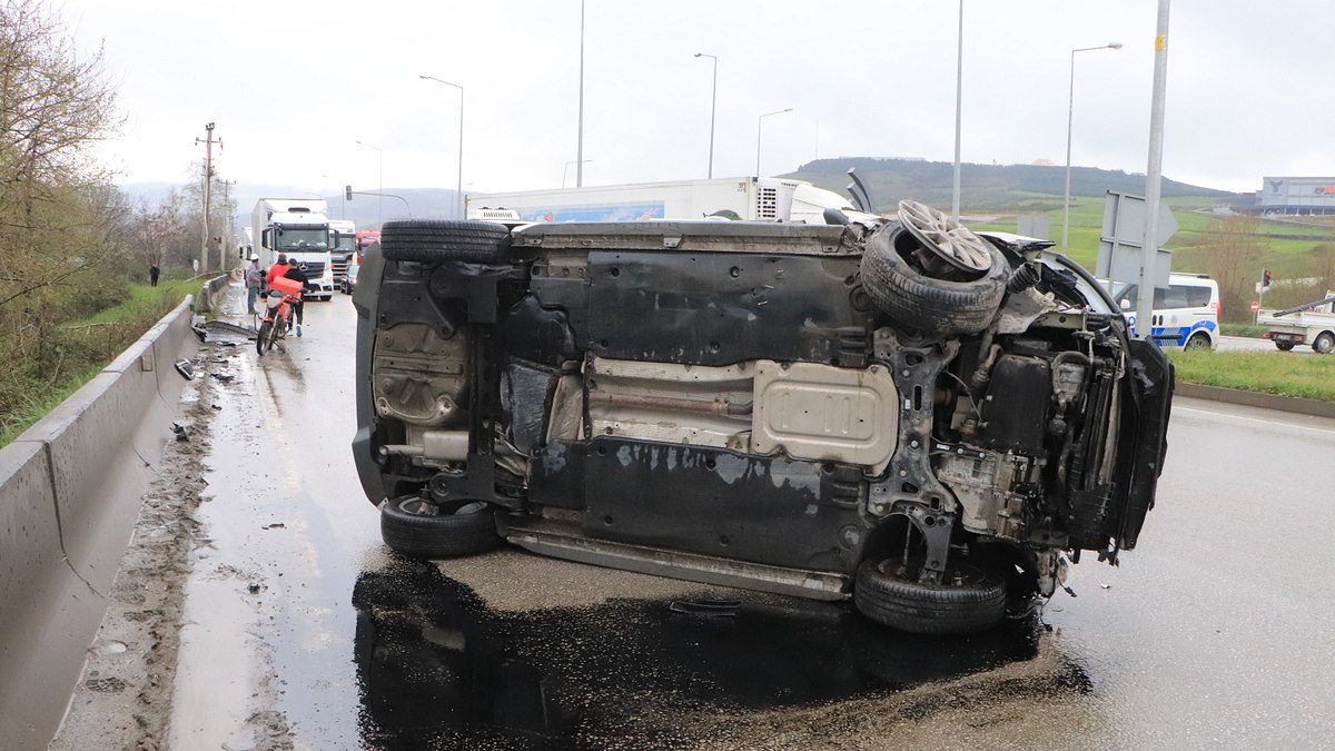 Samsun'da trafik kazası: 3 yaralı