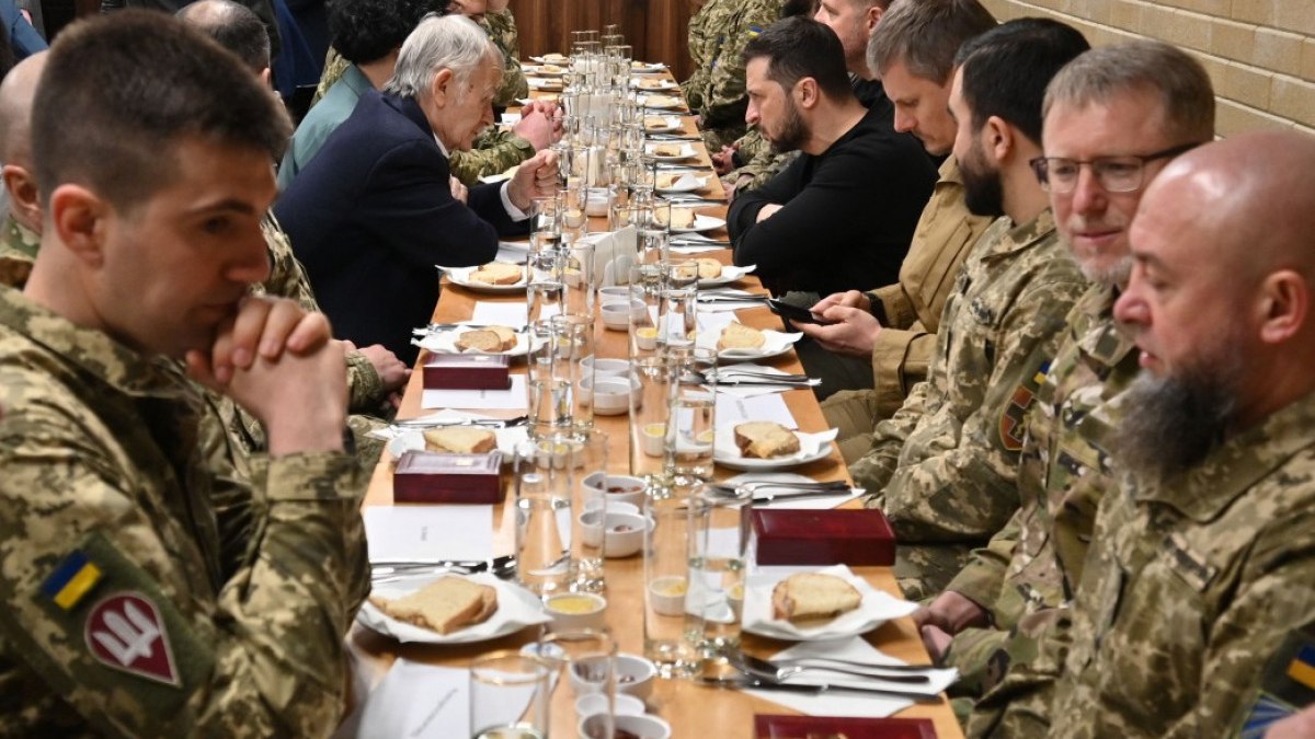 Vladimir Zelensky, Ukrayna'da resmi düzeyde iftar geleneğinin devam edeceğini açıkladı