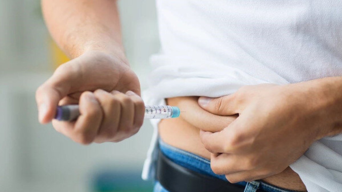 Şeker hastalarının uyguladıkları insülin iğnesi orucu bozar mı?