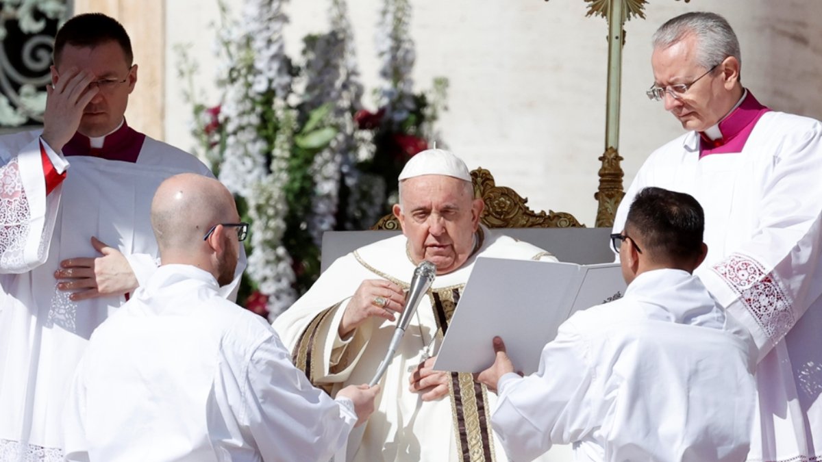 Papa'dan dünyaya çağrı: Çatışmalara son verin