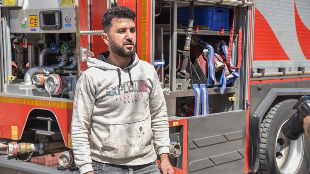 Antalya'da Suriyeli Abdülaziz, yangın çıkan dairedeki 5 çocuğu kurtardı