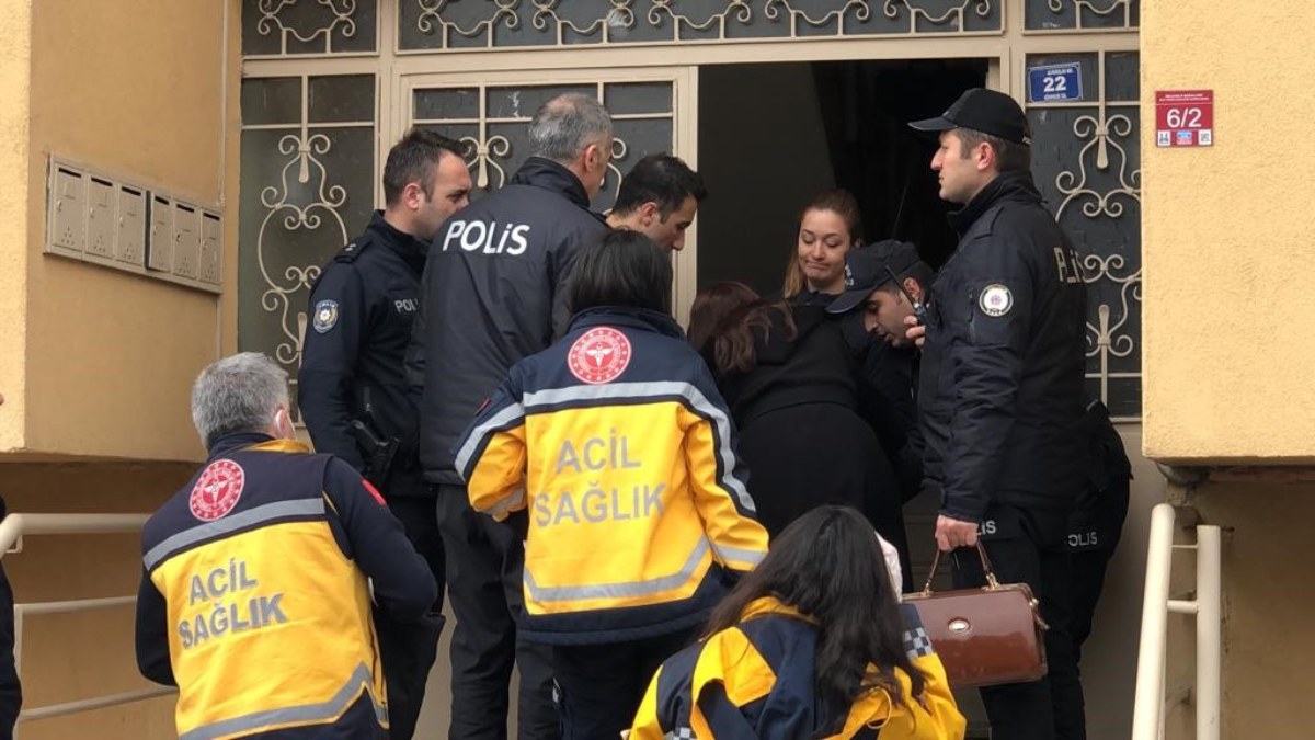 Erzurum'da anne babasına bıçakla saldırdı! Anne hayatını kaybetti