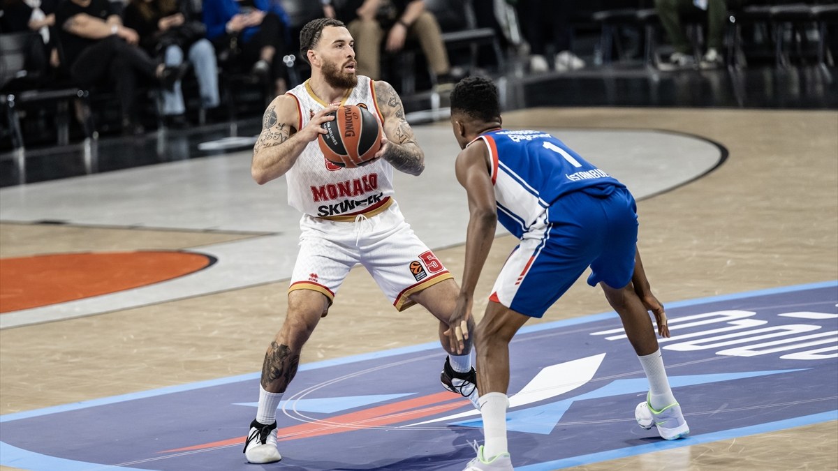 Anadolu Efes, EuroLeague'e galibiyetle veda etti