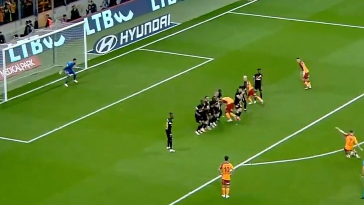 Kerem Aktürkoğlu'ndan Kayserispor'a harika frikik golü
