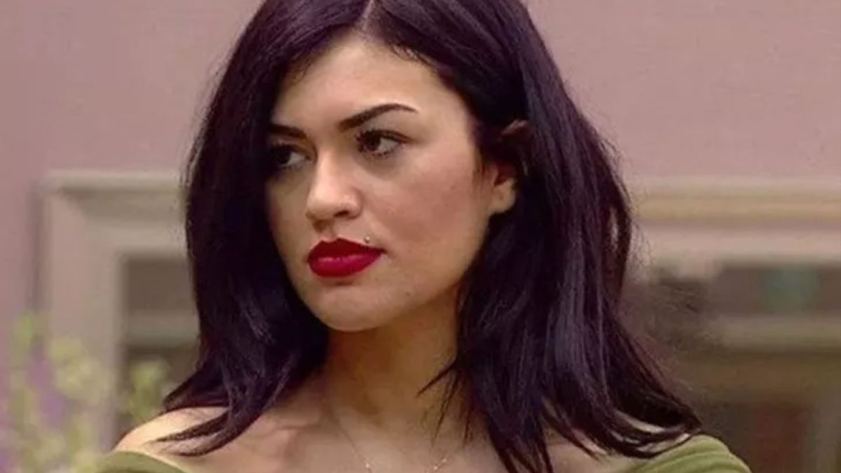 Kısmetse Olur Cansel Çördük dekolteli poz verdi, slikonları olay oldu!