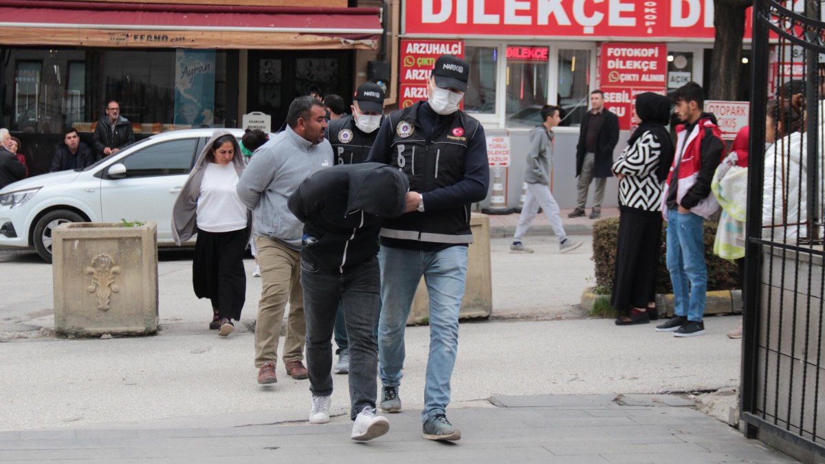 Eskişehir'de 5,5 kilo bonzai ele geçirildi