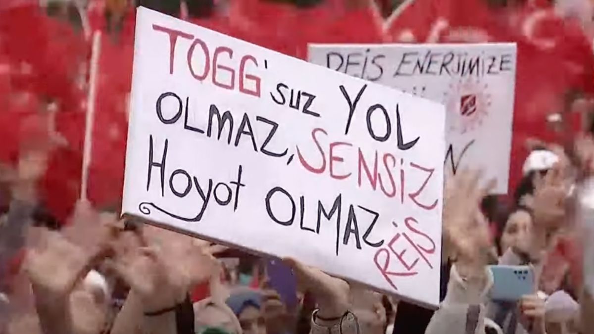 Eskişehir'de Cumhurbaşkanı Erdoğan için hazırlanan pankart