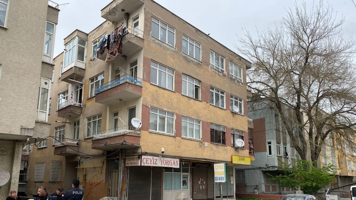 Kayseri'de yabancı uyruklu çocuk balkondan düştü