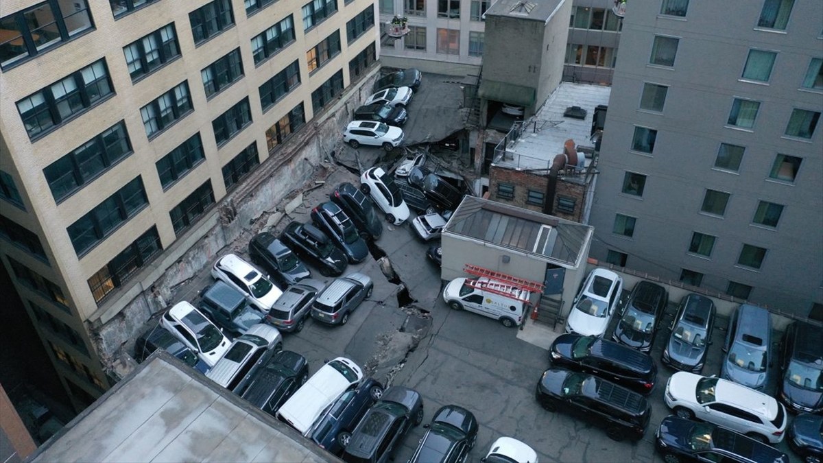 New York'ta kapalı otopark çöktü: Ölü ve çok sayıda yaralı var