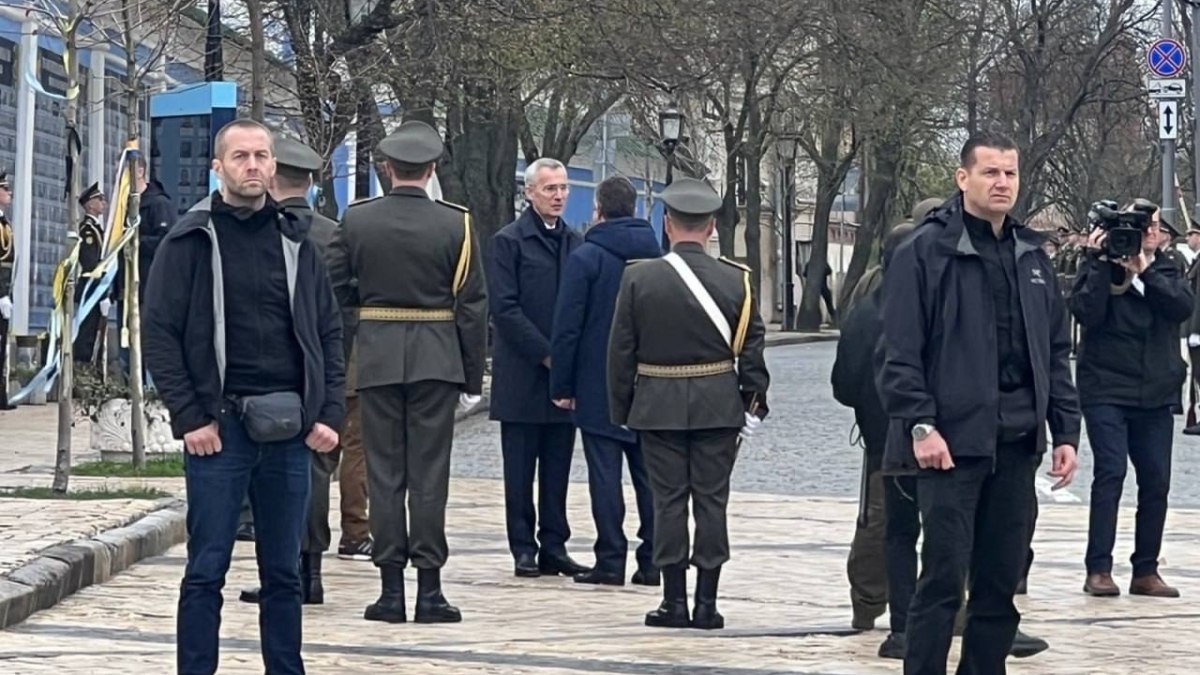 Jens Stoltenberg'ten Ukrayna'ya ziyaret