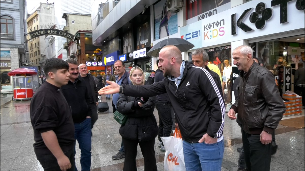 Ensonhaber Rize'de! Seçim kavgası sırasında ekibimiz de hedef oldu...