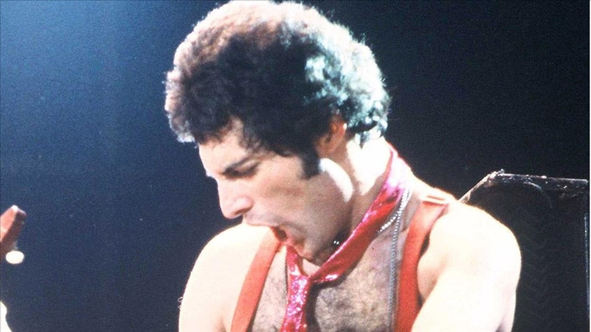 Ünlü rock grubu Queen'in solisti Freddie Mercury'nin özel koleksiyonu açık artırmaya çıkıyor