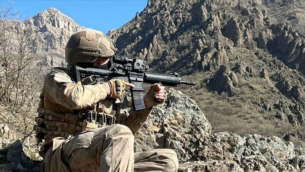MSB duyurdu! 2 PKK’lı terörist daha güvenlik güçlerine teslim oldu