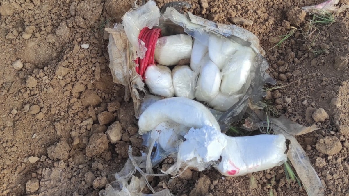 Şanlıurfa'da tarlada gömülü 40 kilo patlayıcı bulundu