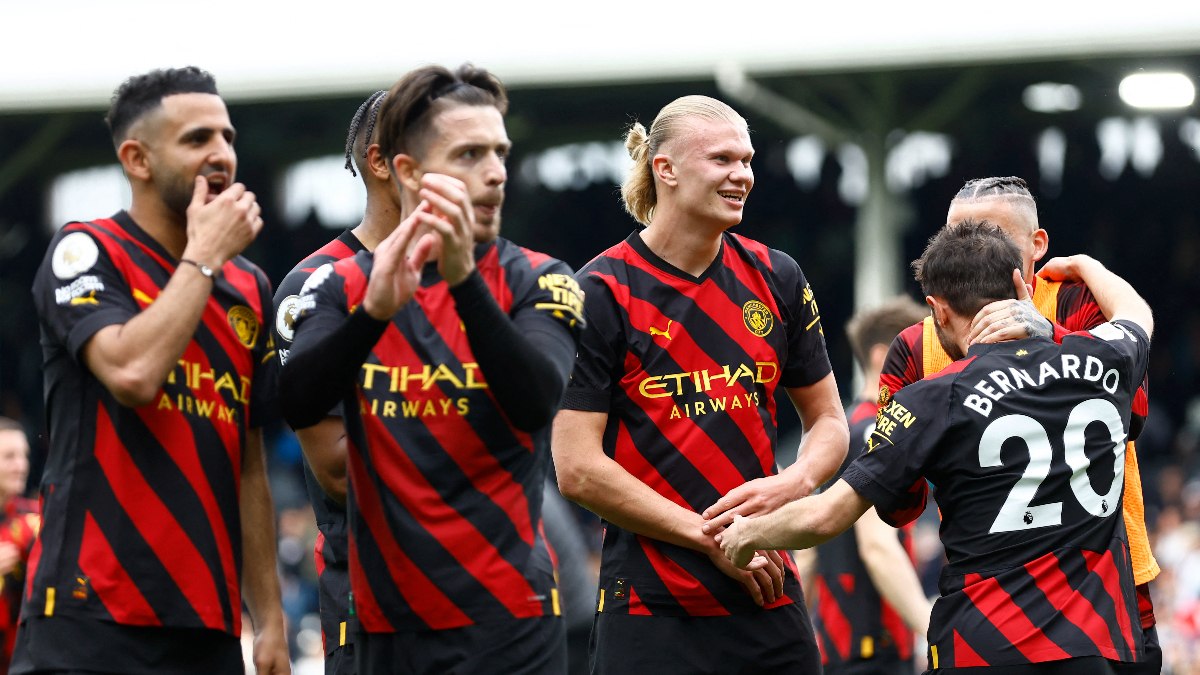 Fulham'ı yenen Manchester City liderliğe yükseldi